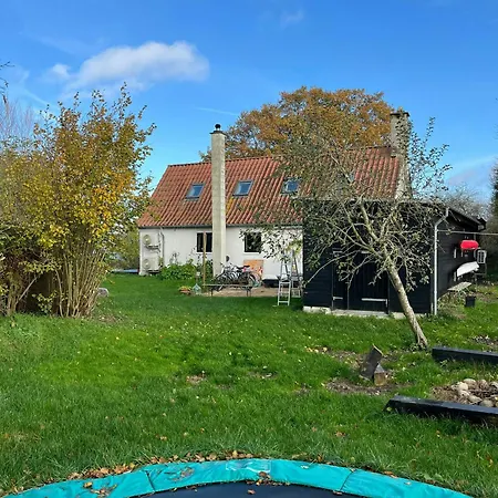 Sommerhus Med Udsigt Over Dalbybugten *