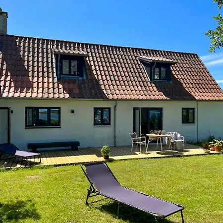 Sommerhus Med Udsigt Over Dalbybugten