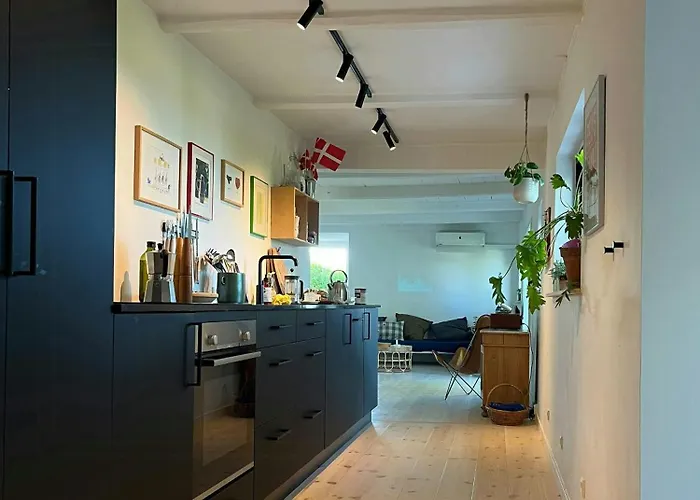 Sommerhus Med Udsigt Over Dalbybugten * Mesinge