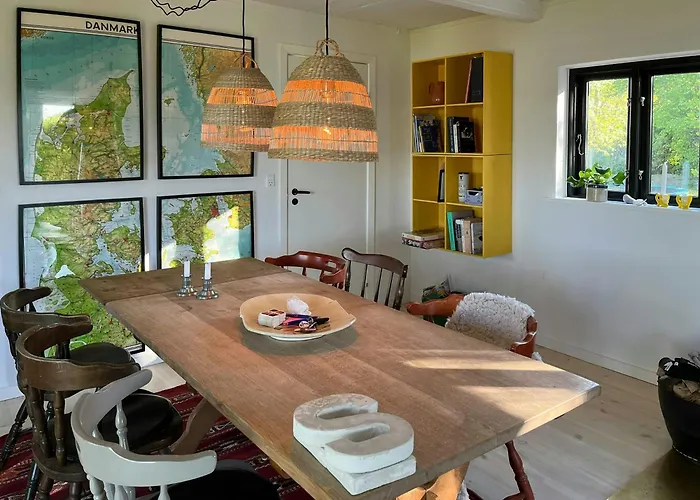 Sommerhus Med Udsigt Over Dalbybugten Mesinge