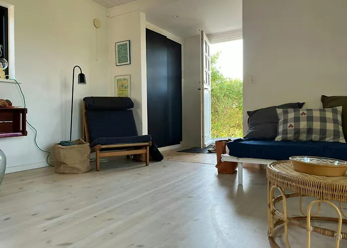 Sommerhus Med Udsigt Over Dalbybugten