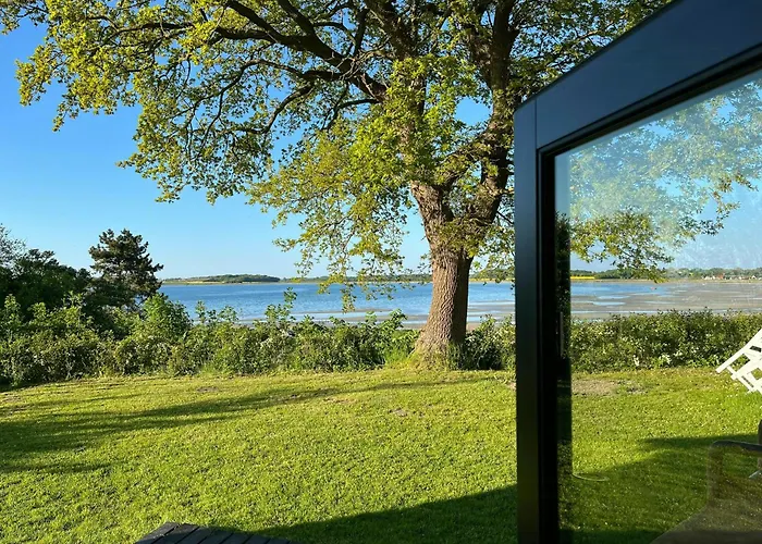 Sommerhus Med Udsigt Over Dalbybugten Mesinge