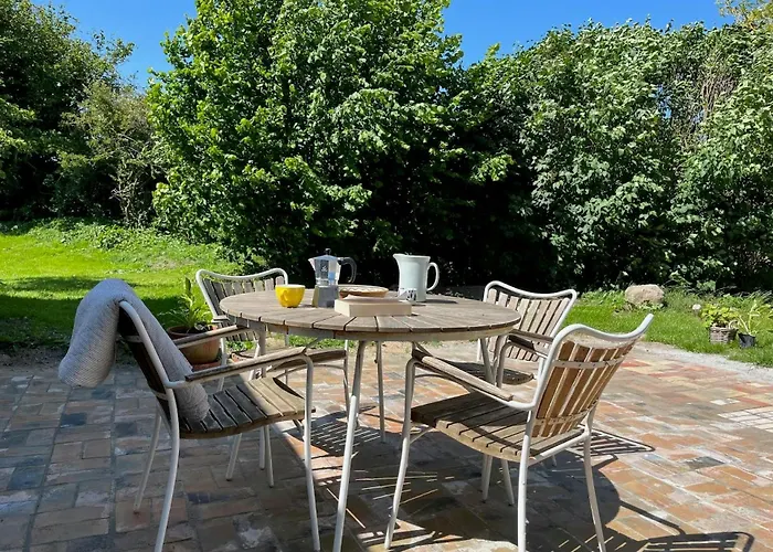 Sommerhus Med Udsigt Over Dalbybugten * Mesinge