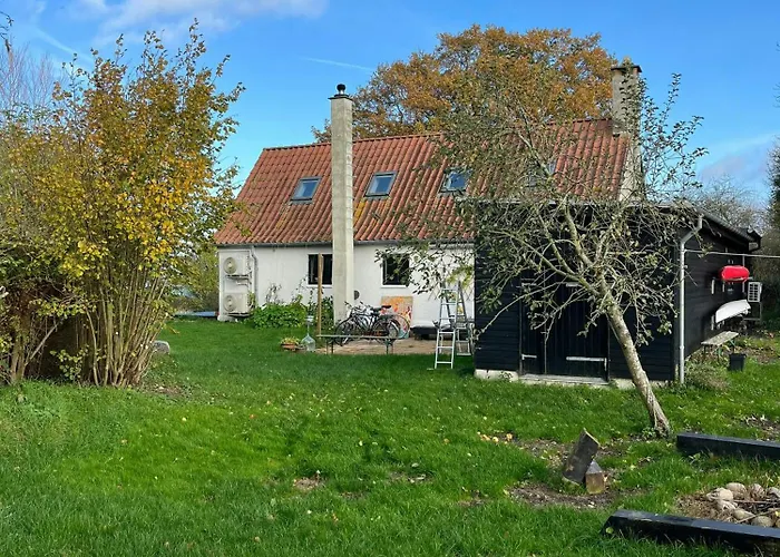 Sommerhus Med Udsigt Over Dalbybugten *