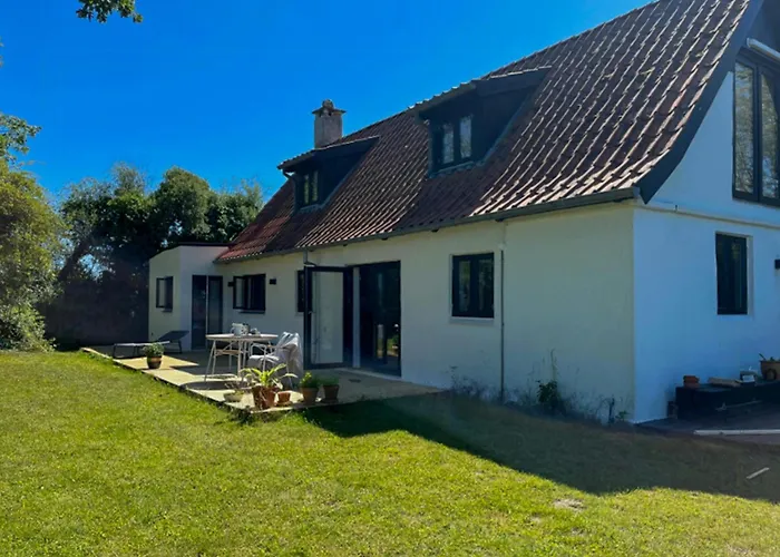 Sommerhus Med Udsigt Over Dalbybugten *