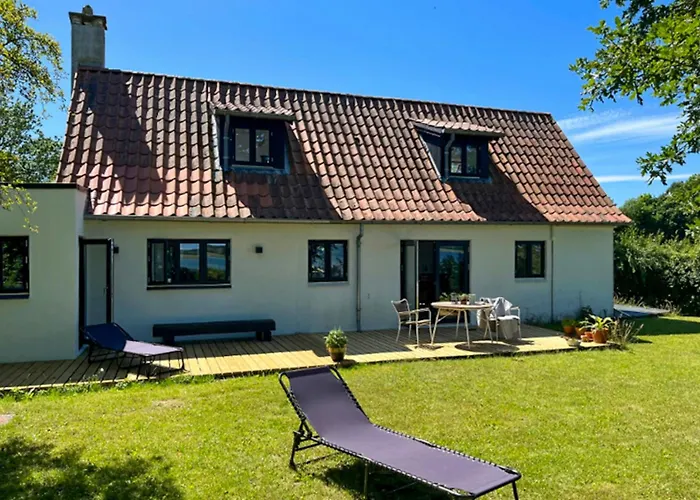 Sommerhus Med Udsigt Over Dalbybugten